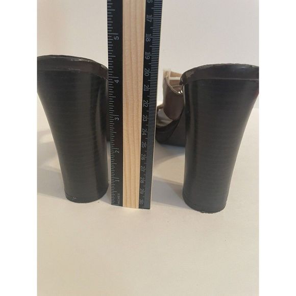 Simply Vera Vera Wang Uma Taupe Leather 4” Slip-on Heels Size 9 - Picture 5 of 9